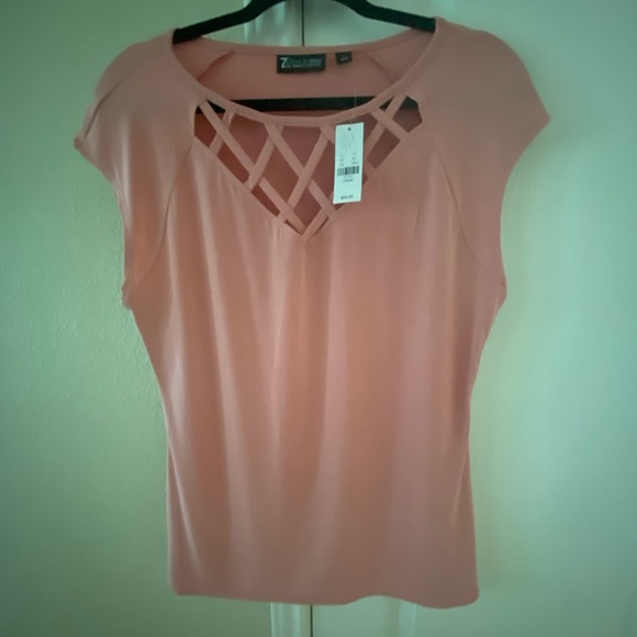 NEW TOP - Picture 1 of 2